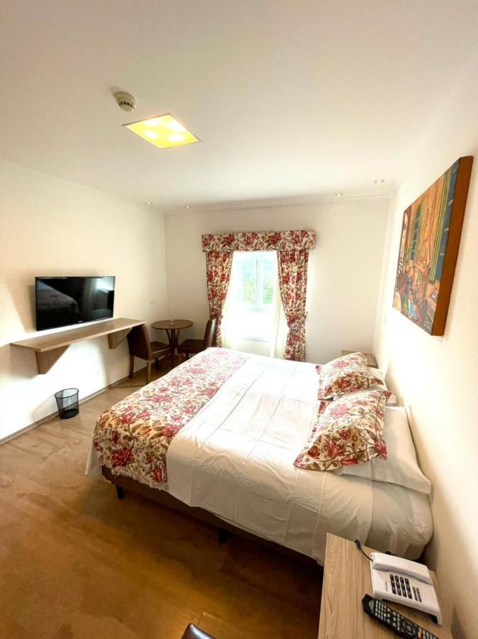 Italia Moderna Hotel 4*